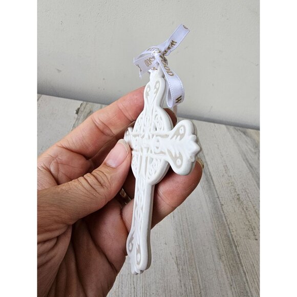 Wedgwood Irish figural cross religious ornament porcelain Xmas tree - Picture 5 of 8